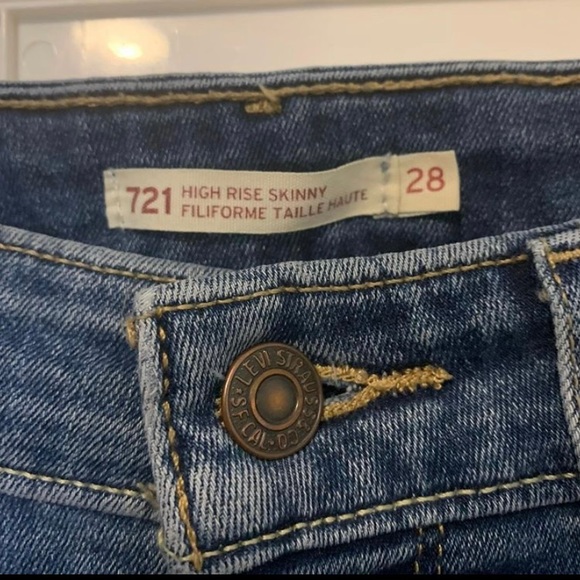 Levi’s 721 High Rise Skinny Jeans - Picture 2 of 3